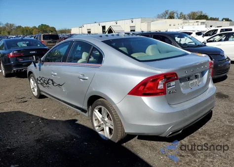 2014 Volvo S60 T5 из США, поврежденный, VIN YV1612FS8E2277335